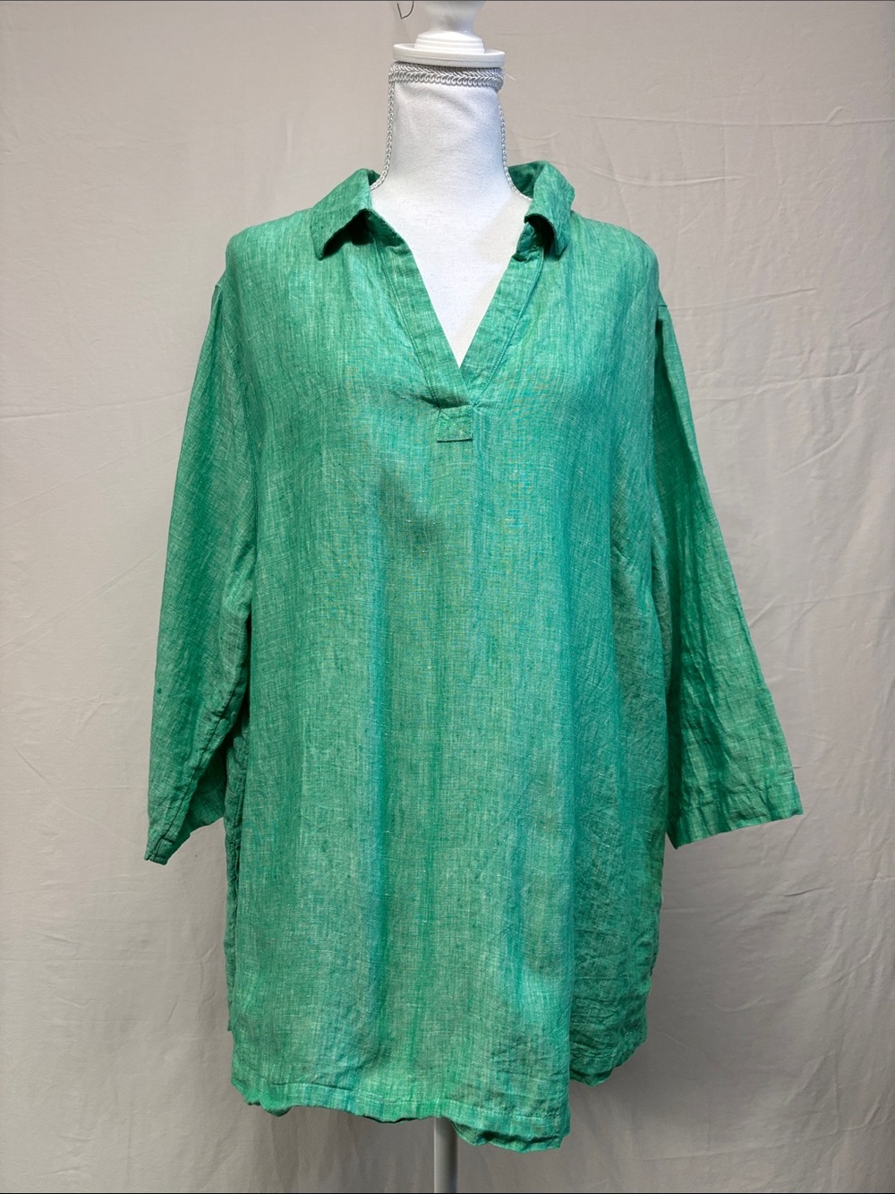 Tahari Emerald Green Linen V-Neck Tunic